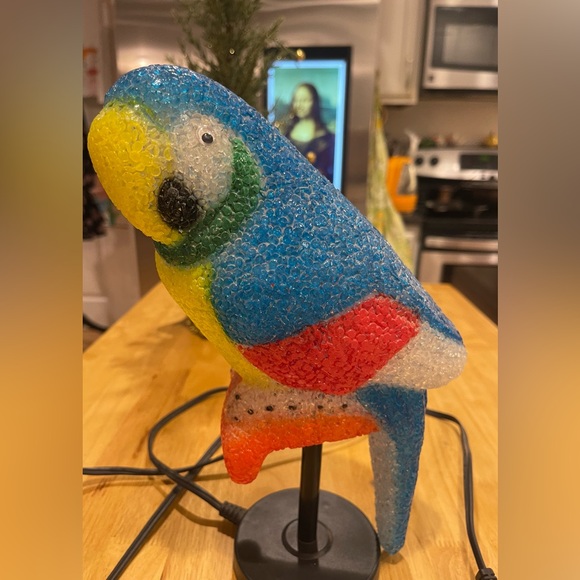 Rare Vintage Popcorn plastic Parrot lamp on a metal stand Lovely accent lamp - Picture 16 of 16